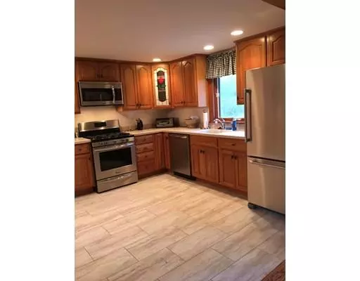 Fitchburg, MA 01420,35 Ronald St