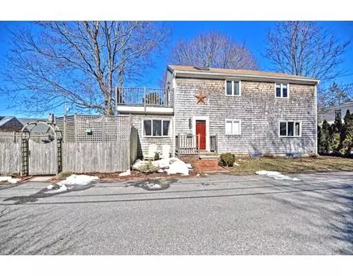 7 Wright Place, Barrington, RI 02806