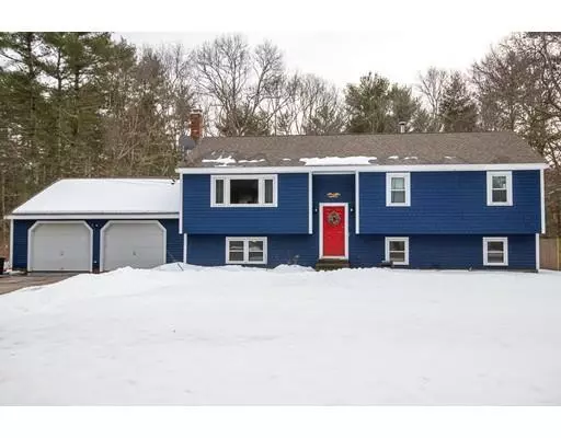 81 Standish St, Pembroke, MA 02359