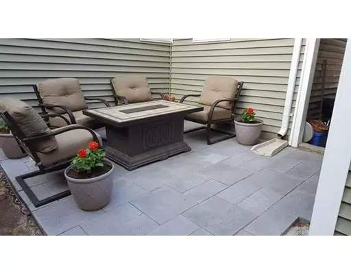 East Longmeadow, MA 01028,21 Allen St