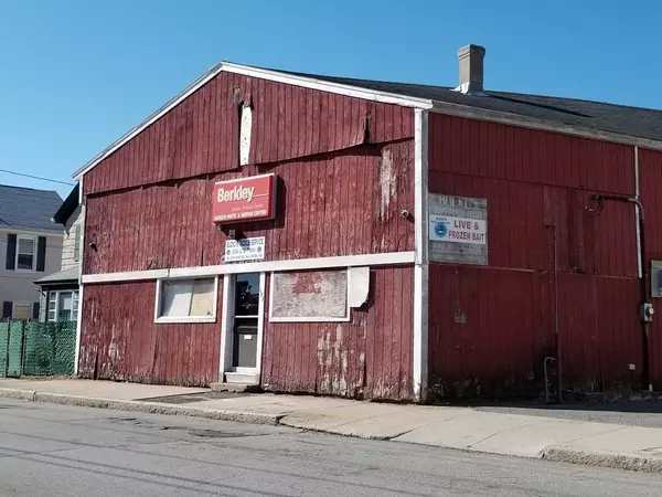 191 Stafford Rd, Fall River, MA 02721