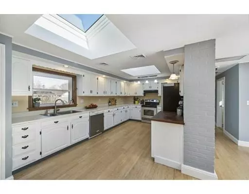 Beverly, MA 01915,6 Dondi Rd