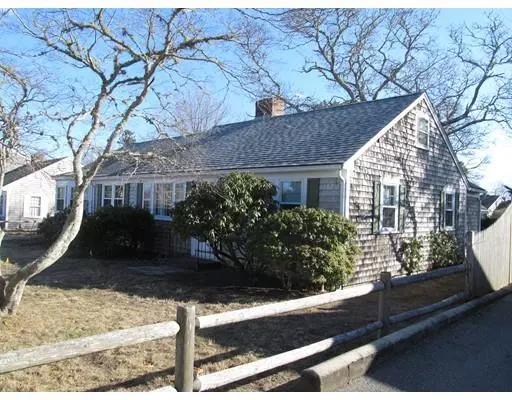 41 Kelleys Pond Rd, Dennis, MA 02670
