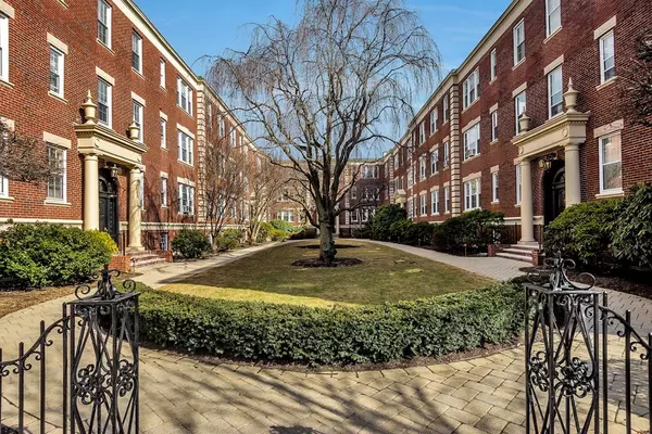 63 Babcock Street Apt. 4 #B2, Brookline, MA 02446