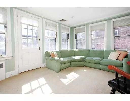 Brookline, MA 02445,92 Gardner Rd