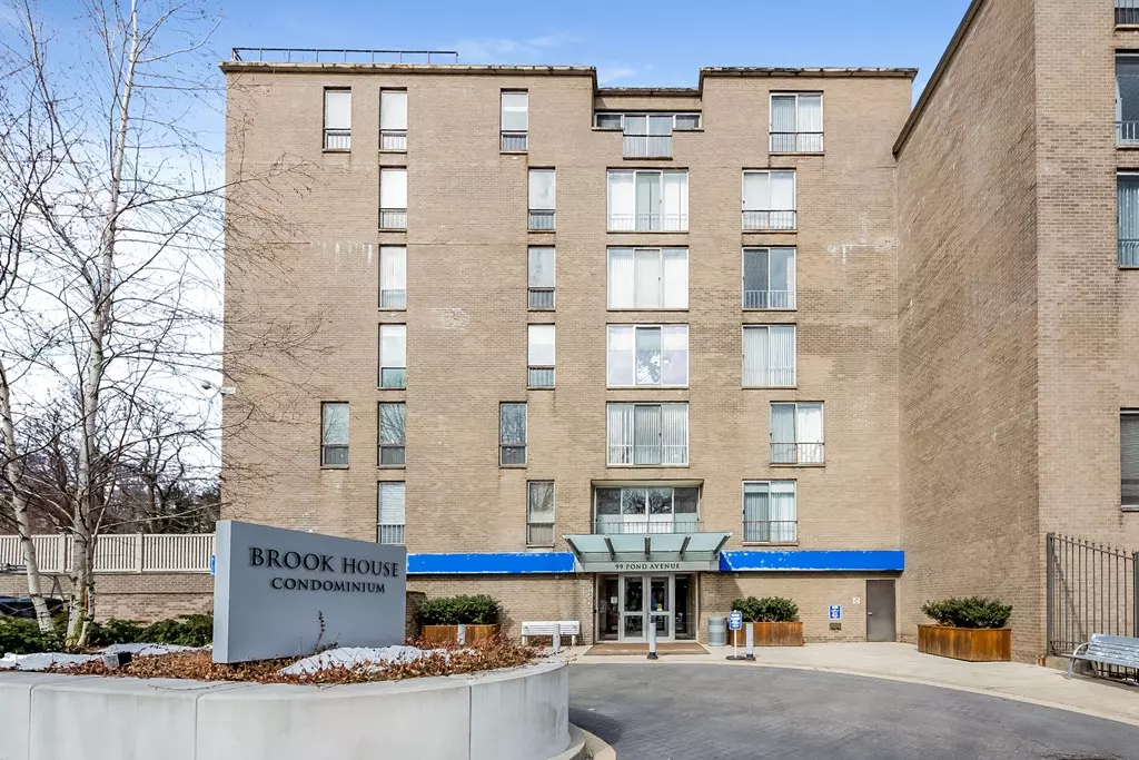 Brookline, MA 02445,99 Pond Ave #608