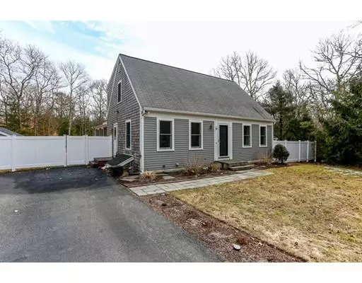 Mashpee, MA 02649,19 Katian Way