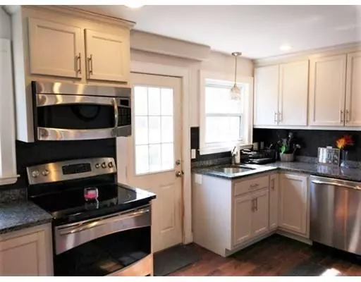 Walpole, MA 02032,9 Pilgrim Way