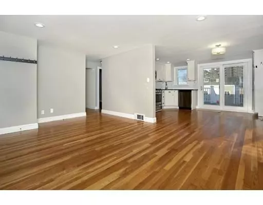 Wakefield, MA 01880,32 N Emerson St