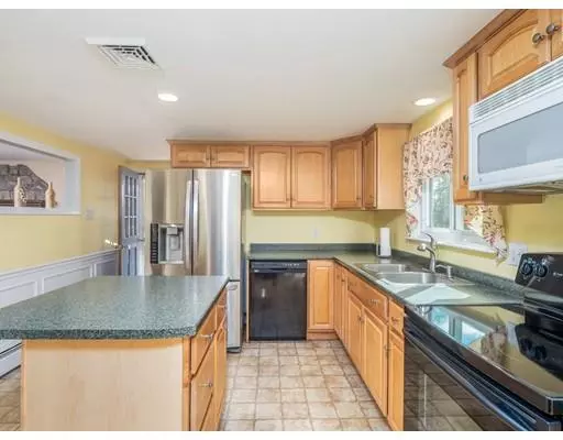 Rochester, MA 02770,21 Neck Rd