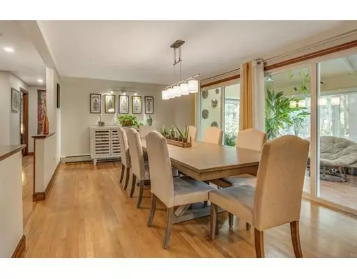 Hanover, MA 02339,17 Mayflower Cir