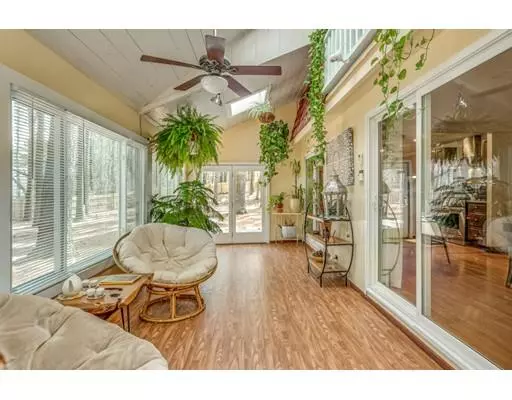 Hanover, MA 02339,17 Mayflower Cir