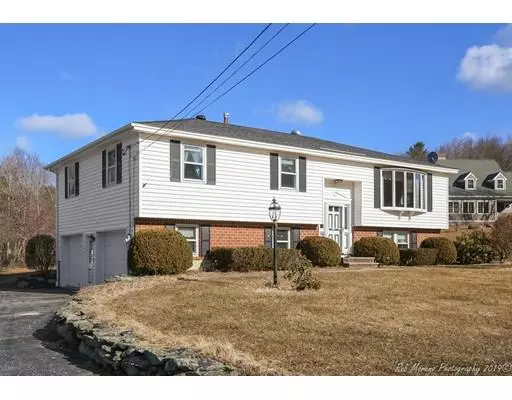 47 Coach Dr, Dracut, MA 01826