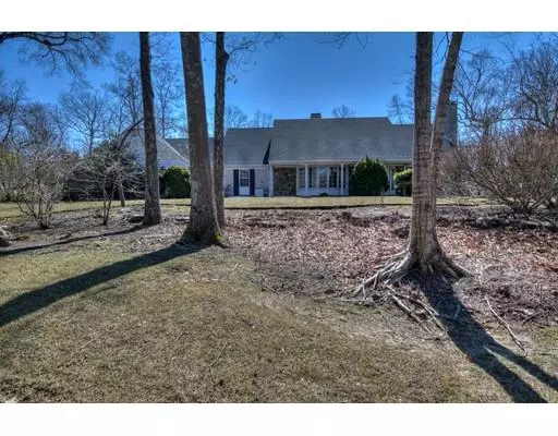 Seekonk, MA 02771,199 Fairway