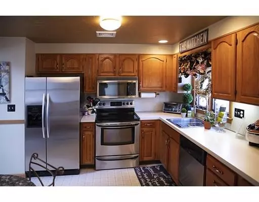 Milford, MA 01757,18 Reagan Rd