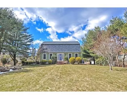 10 King Arthur Way, Mansfield, MA 02048