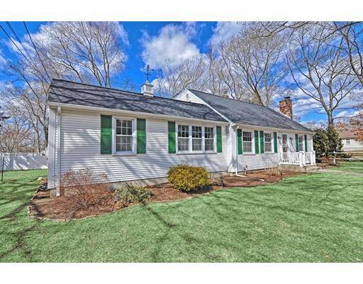 Seekonk, MA 02771,42 Robin Hood Dr