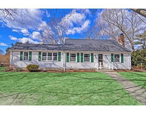 42 Robin Hood Dr, Seekonk, MA 02771