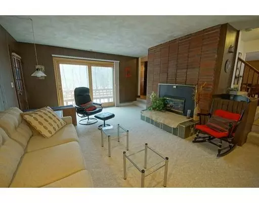 Chelmsford, MA 01824,15 Fairbanks Rd.