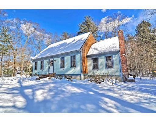 10 Glenwood Dr, Bridgewater, MA 02324