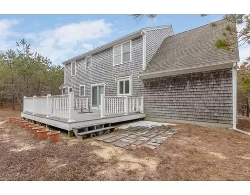 Mashpee, MA 02649,17 Kings Ct