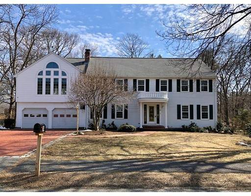 14 Cahill Park Dr, Framingham, MA 01702