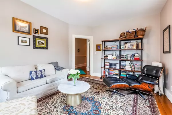 Brookline, MA 02445,15 Linden St #4