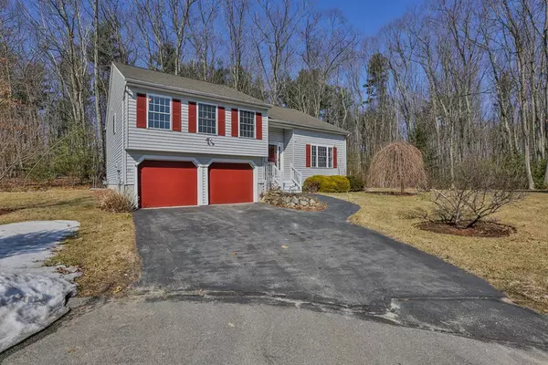 27 Glasgow Cir #27, Hudson, NH 03051