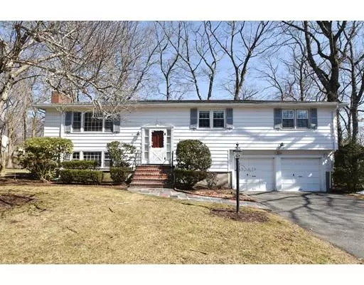 31 Greenwich Rd, Norwood, MA 02062