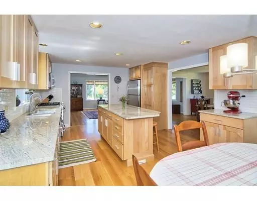 7 Abby Rd, Westford, MA 01886