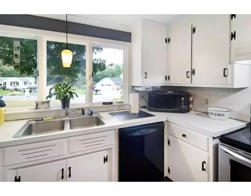 East Longmeadow, MA 01028,19 Brookhaven Dr