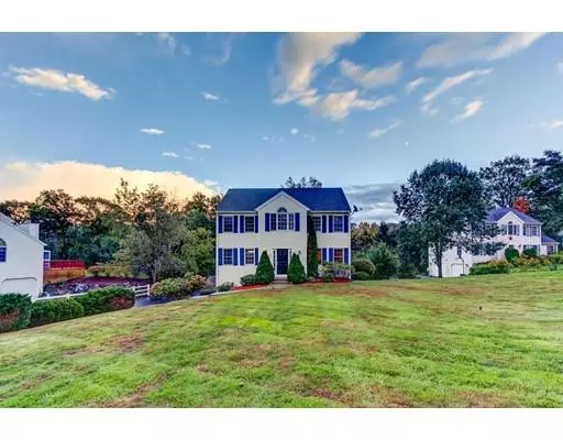 4 Whitehall Cir, Shrewsbury, MA 01545