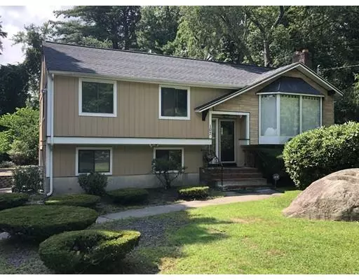 107 Pratts Ct, Stoughton, MA 02072