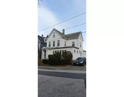 9 & 9R Marshfield St, Gloucester, MA 01930