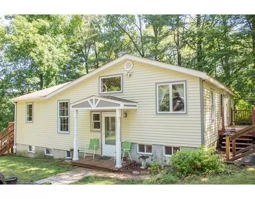 35 Knollwood Rd, Brimfield, MA 01010