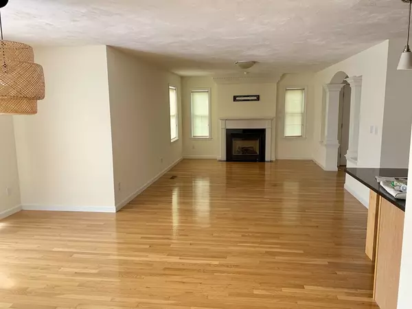 Abington, MA 02351,206 Tamarack Lane #206