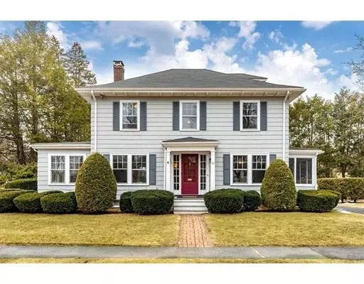 Lynnfield, MA 01940,42 Maple Street