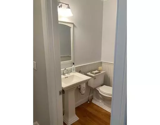 Ipswich, MA 01938,193 Country Club Way