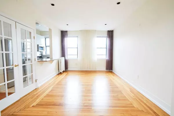 Boston, MA 02215,137 Peterborough St #15