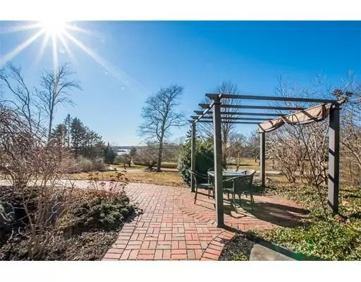 Tiverton, RI 02878,17 Penny Pond