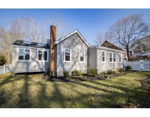 561 Beechwood St, Cohasset, MA 02025