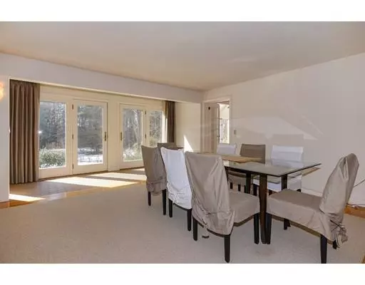 Carlisle, MA 01741,148 Fifty Acre Way