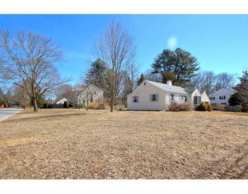 Wayland, MA 01778,2 Haven Ln