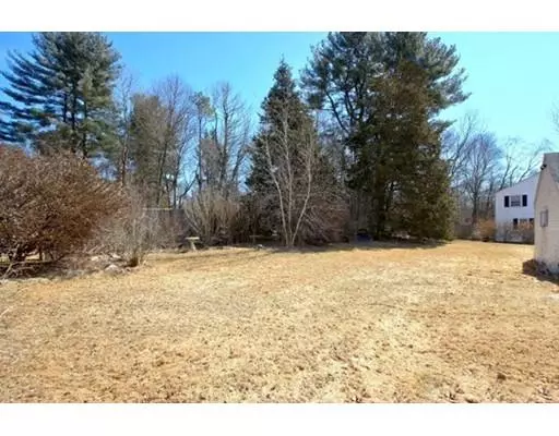 Wayland, MA 01778,2 Haven Ln