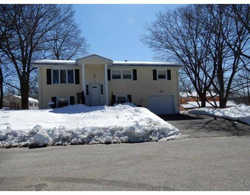 170 Seamans St, Woonsocket, RI 02895