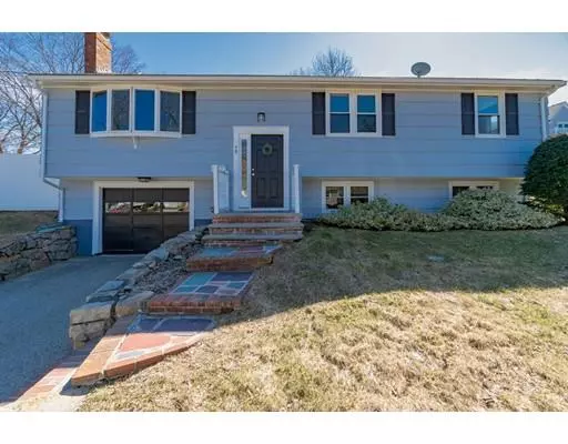 Hingham, MA 02043,15 Leonard St