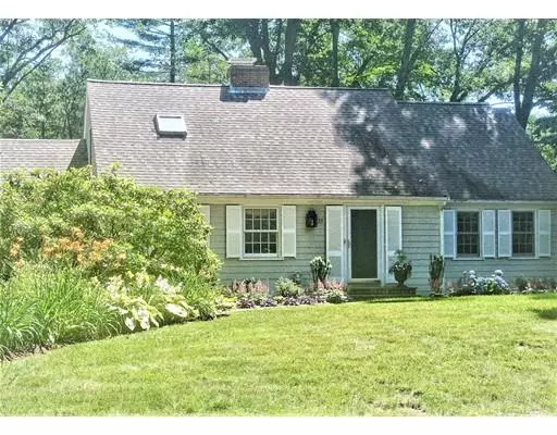 55 Fox Run Rd, Hamilton, MA 01982