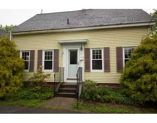 123 Market St, Amesbury, MA 01913