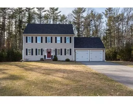 52 Pebble Brook Dr, Middleboro, MA 02346