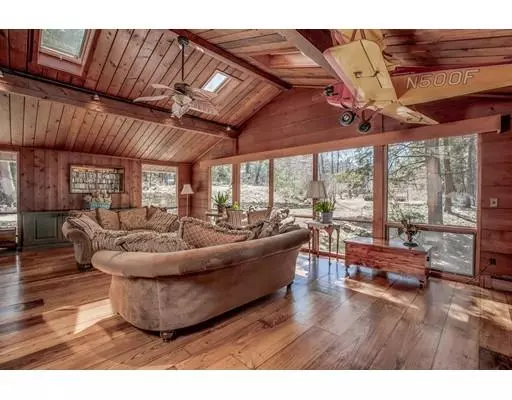 Harvard, MA 01451,27 Warren Ave